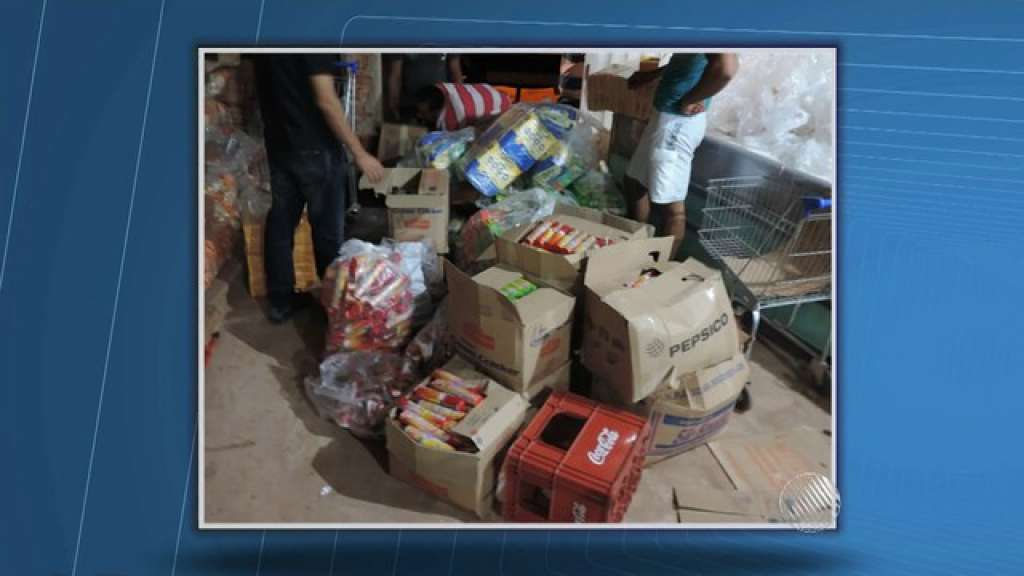 Comerciantes são presos em flagrante com produtos de carga roubada dentro de estabelecimentos