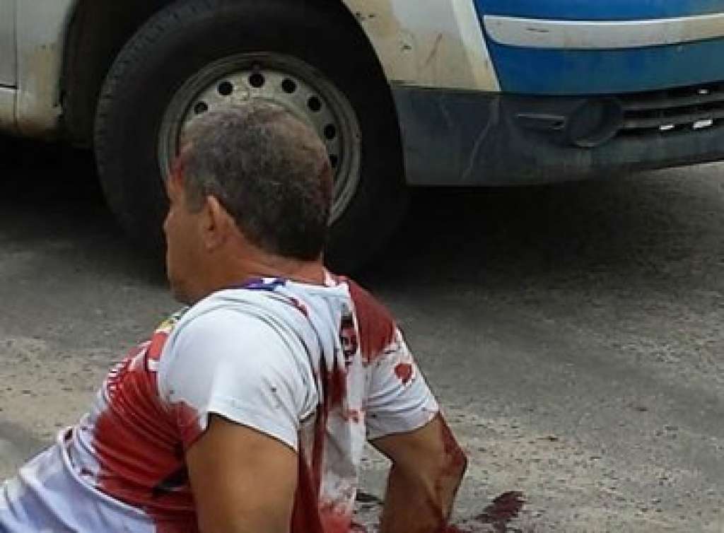 Sargento é baleado durante assalto em Teixeira de Freitas