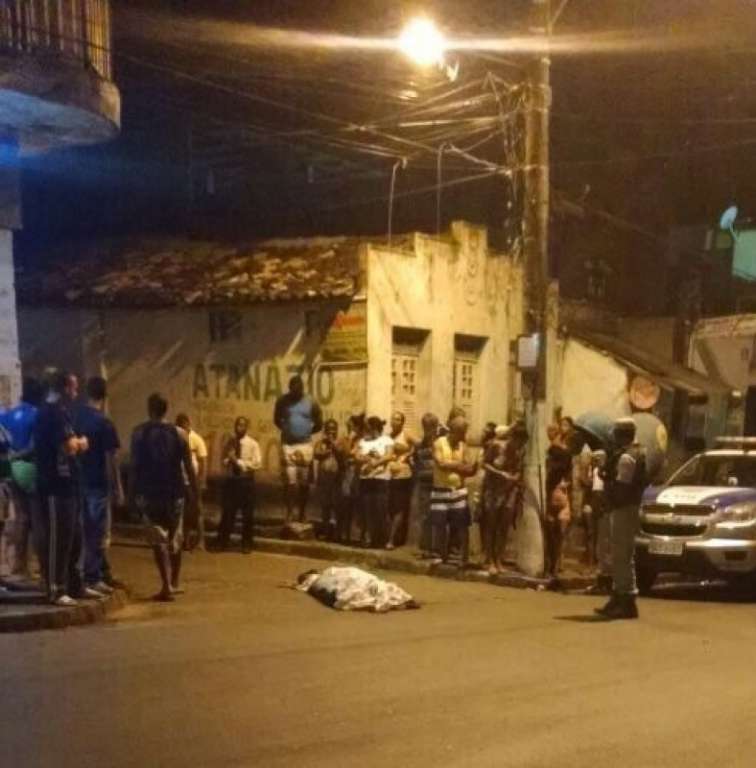 Salvador: jovem é morto a tiros em via pública