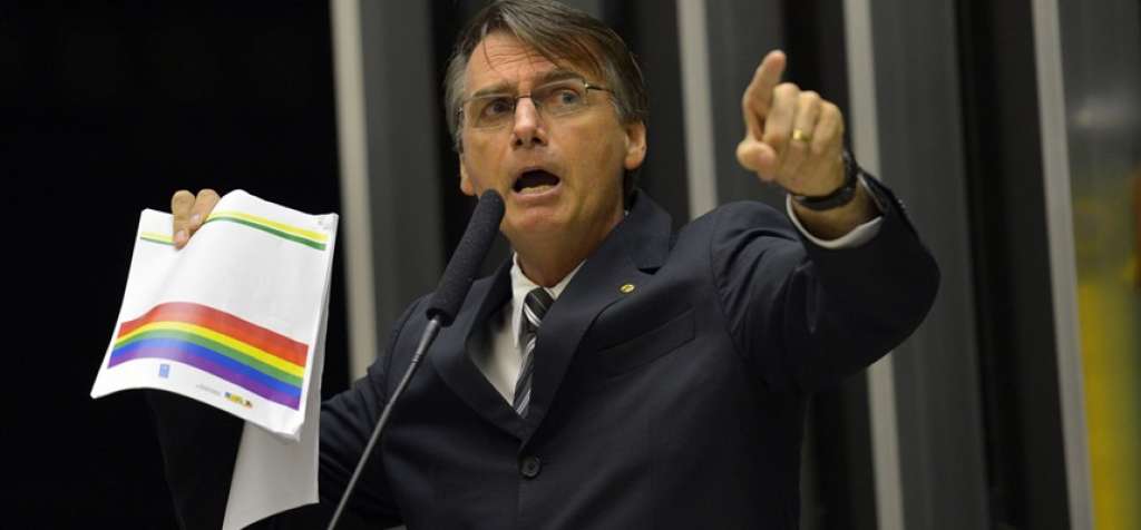 Bolsonaro é condenado por declarações homofóbicas