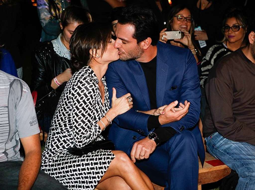 Deborah Secco e Rodrigo Lombardi são flagrados aos beijos na SPFW: Entenda
