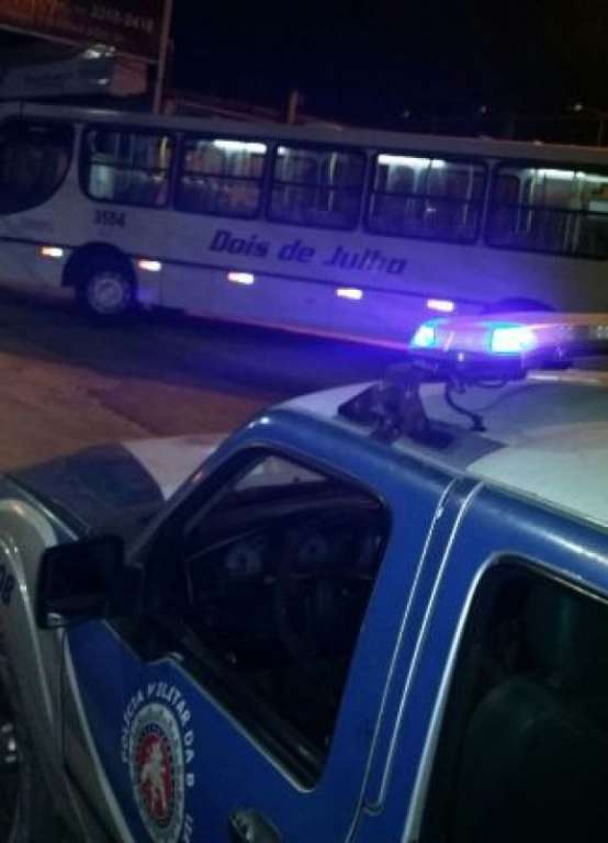 Homem é morto ao assaltar ônibus em Lauro de Freitas
