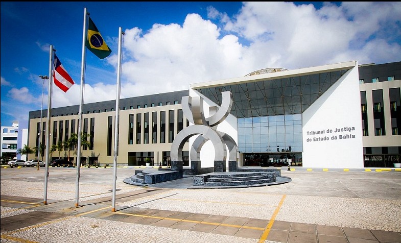Servidores do Judiciário da Bahia entram em greve