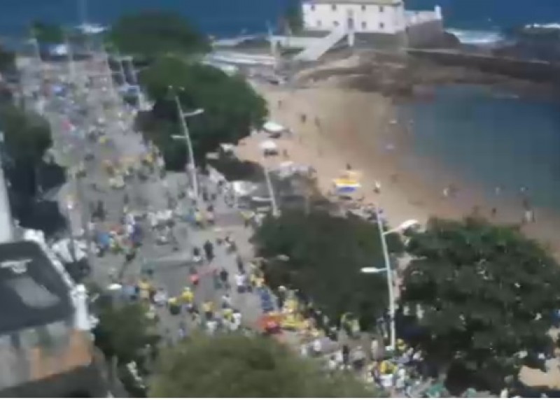 Protesto: manifestantes começam a chegar na Barra