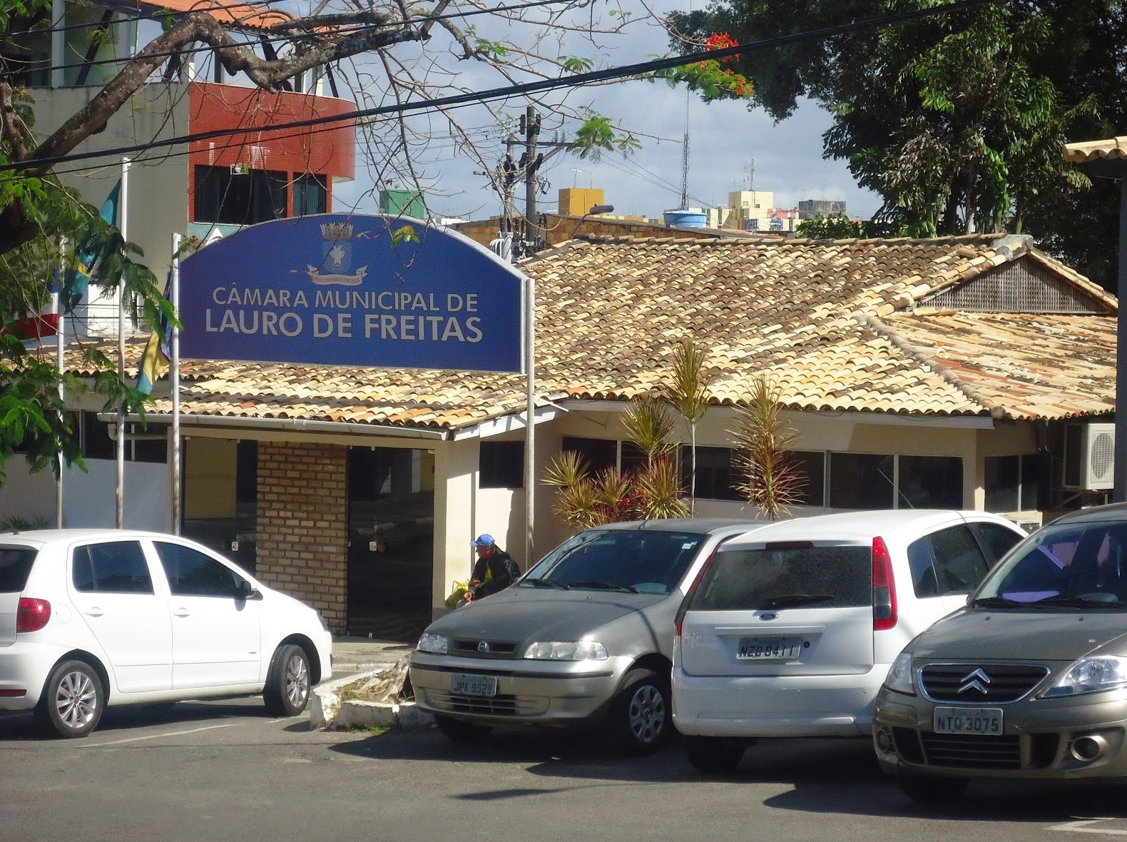 Lauro de Freitas: Primeira sessão pós eleições é suspensa por falta de quórum