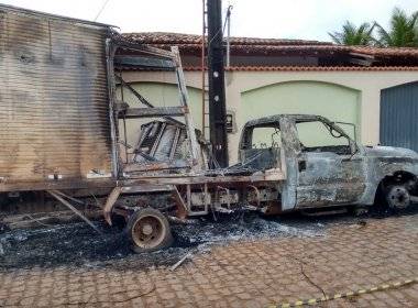 Pindobaçu: Prefeito tem carro incendiado