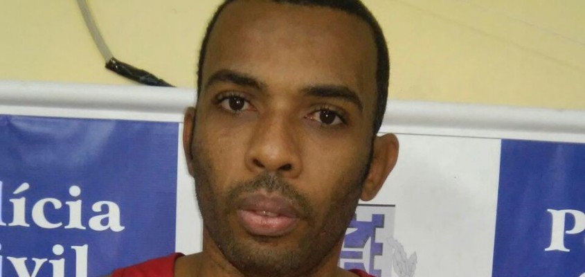 Homem em liberdade condicional é preso após ser flagrado assaltando mulher em Salvador