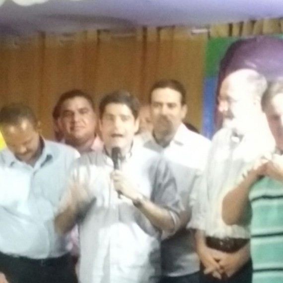 Vereador Oziel, junto com Elinaldo, ACM Neto e José Tude.