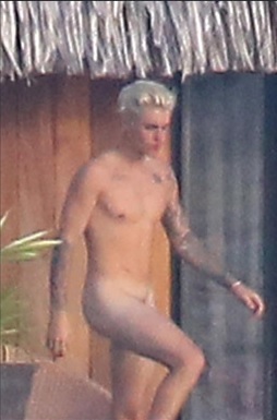 Justin Bieber é flagrado nu em Bora Bora