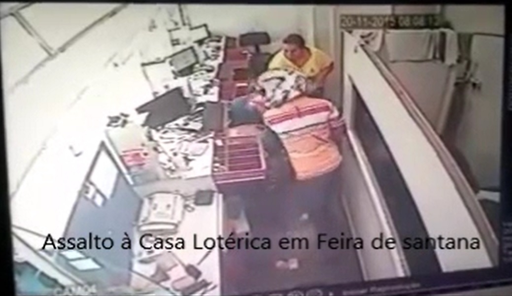 Vídeo: Bandido armado assalta Casa Lotérica em Feira de Santana