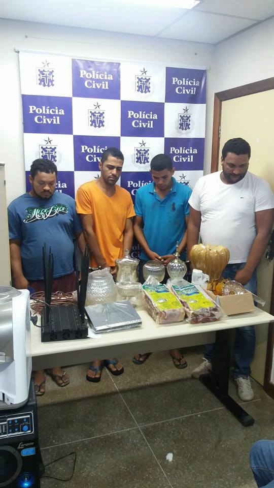 Polícia prende suspeitos de integrar quadrilha de roubo de carga em Rio Real