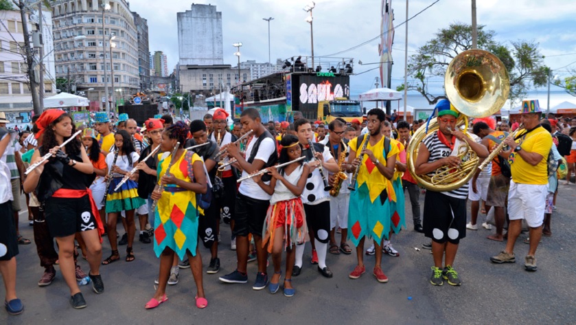 Iniciados festejos de Carnaval nesta quarta-feira em Salvador