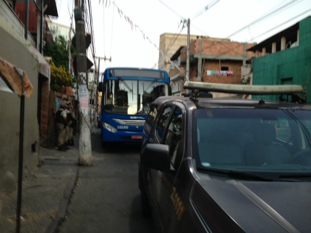 Homem é perseguido e morto a tiros dentro de ônibus em Salvador
