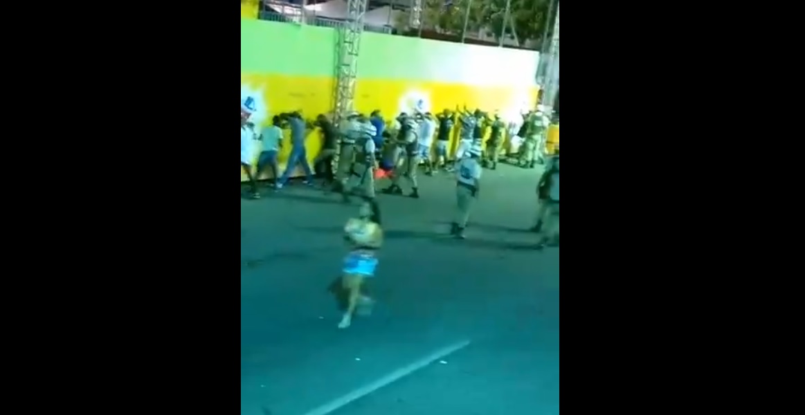 Vídeo: Confira ação da polícia que resultou na apreensão de armas na Micareta de Feira