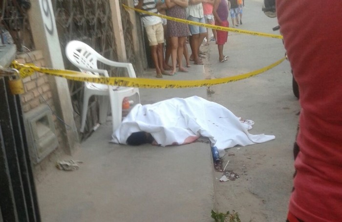 Jovem é assassinado com um tiro na cabeça em Simões Filho