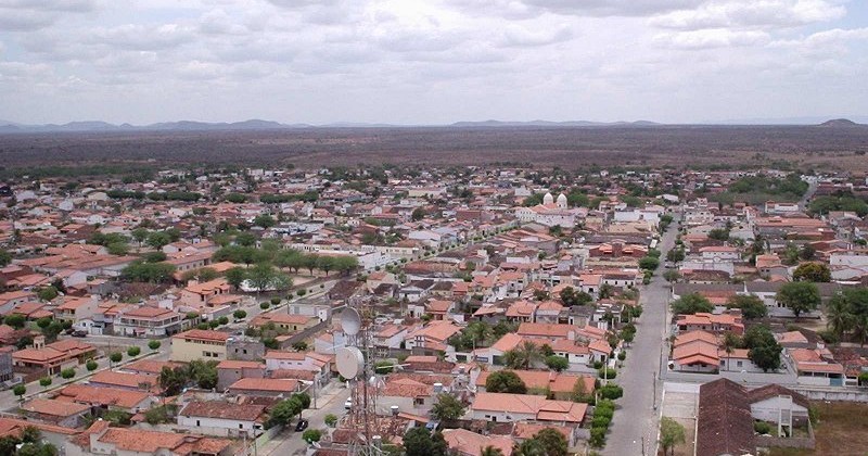 Riachão do Jacuípe: Homem é ferido a facão no bairro do Riachinho