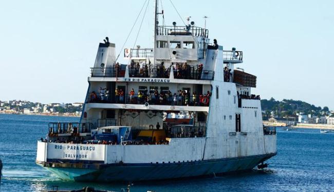 Susto: passageira de ferry boat é resgatada após se jogar no mar