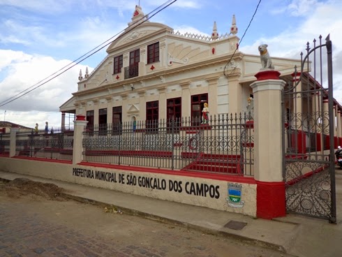 Justiça obriga prefeitura de São Gonçalo dos Campos a suspender festejos para reformar escolas