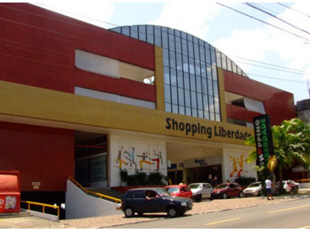 Salvador: bandidos invadem loja dentro de shopping e roubam cabelos de megahair
