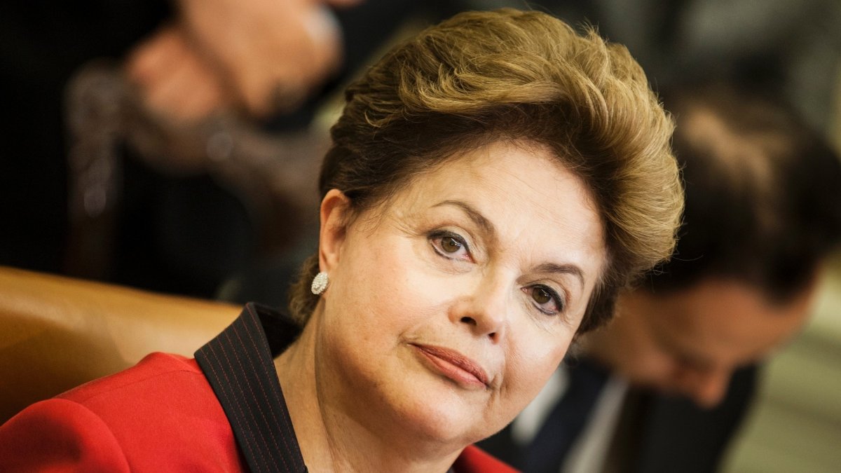 Por 59 votos a 21 Dilma vai a julgamento em plenário