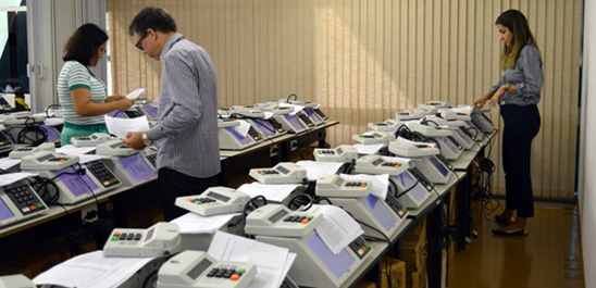 TRE realiza simulado de hardware para as Eleições de 2016