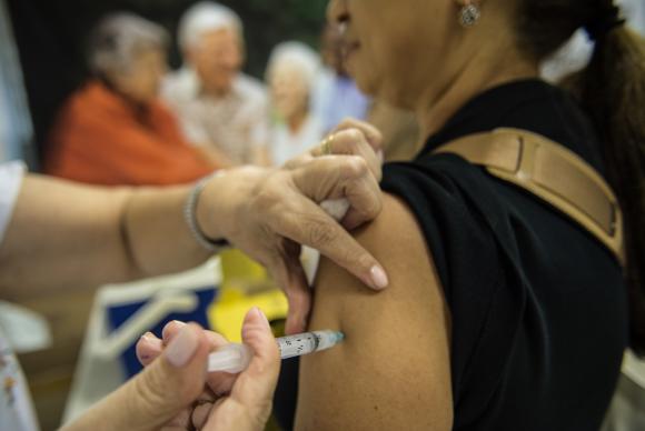 Unidade de saúde encerra vacinação por falta de água em Itabuna