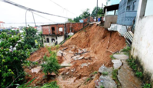 Instituto de Meteorologia alerta para risco de desabamentos em Salvador