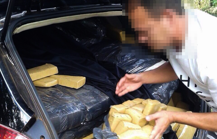 Feira de Santana: PF apreende 12 quilos de cocaína e prende dois traficantes