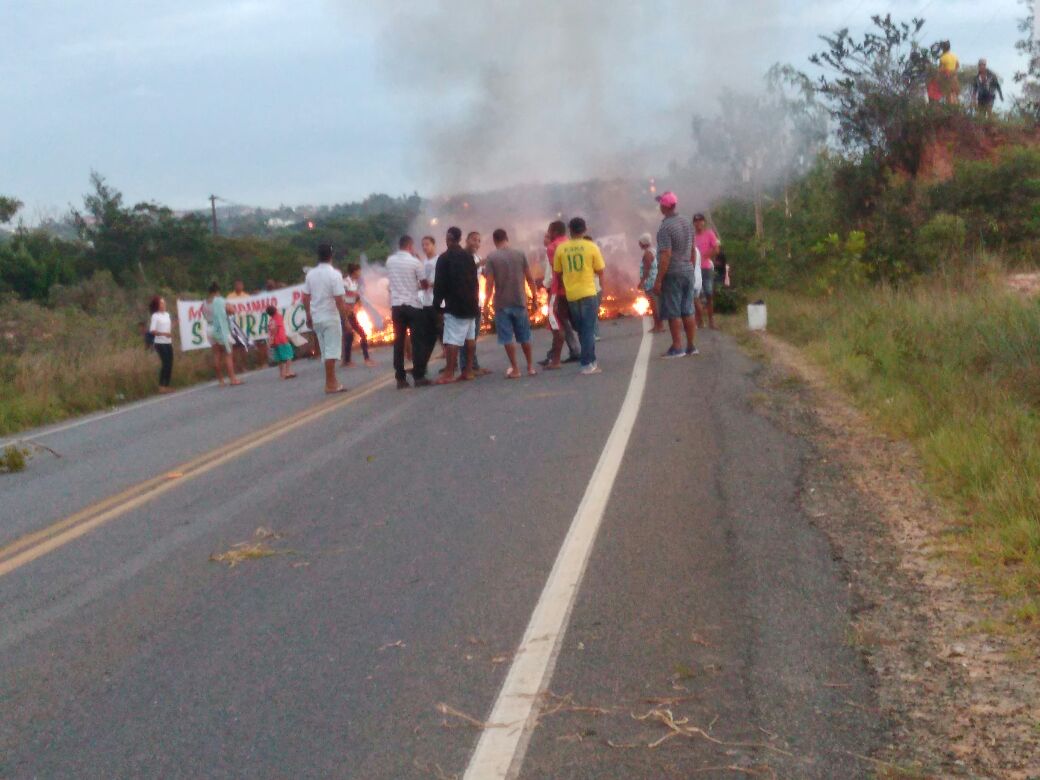Protesto no Machadinho bloqueia estrada