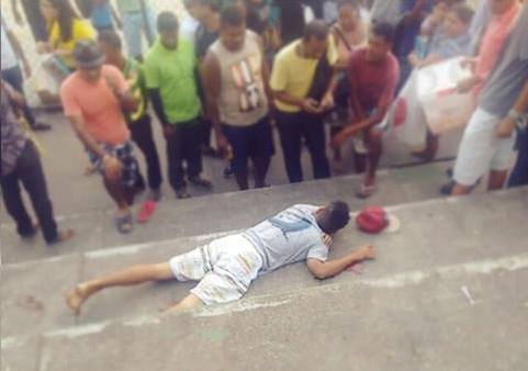 Camaçari: Adolescente de 16 anos é baleado em arquibancada na Praça Abrantes