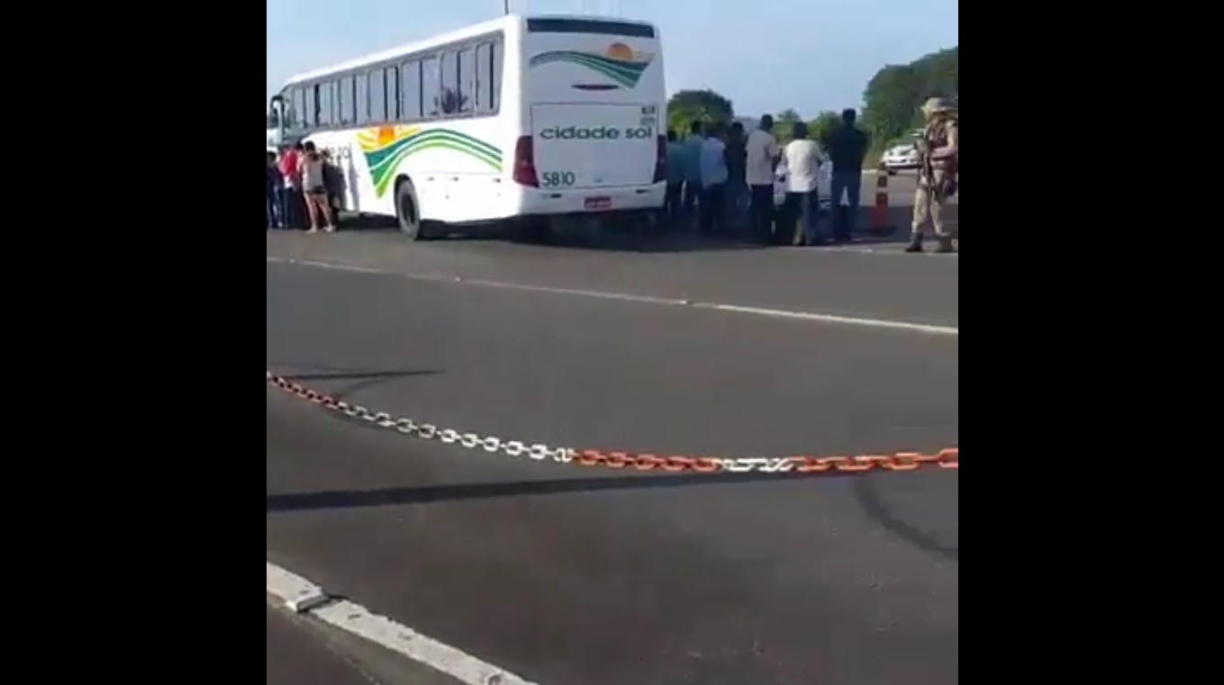 Trio de Salvador é preso suspeito de assaltar ônibus em Pojuca