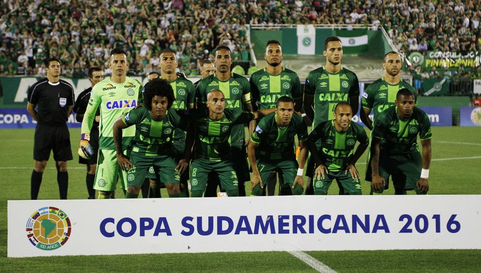 Ex-jogador do Bahia e Chapecoense faz gol e garante empate da