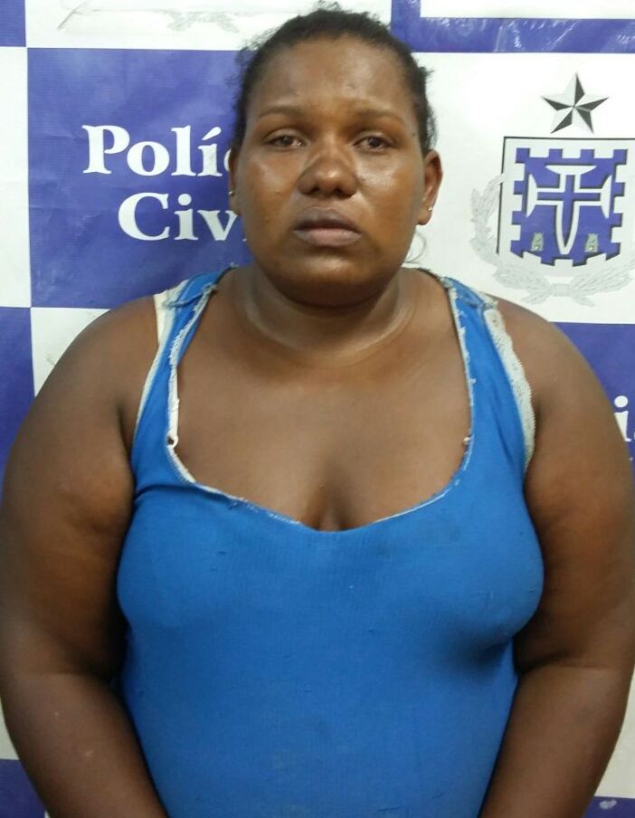 “Joaninha” é presa em flagrante com drogas e celulares em Arembepe