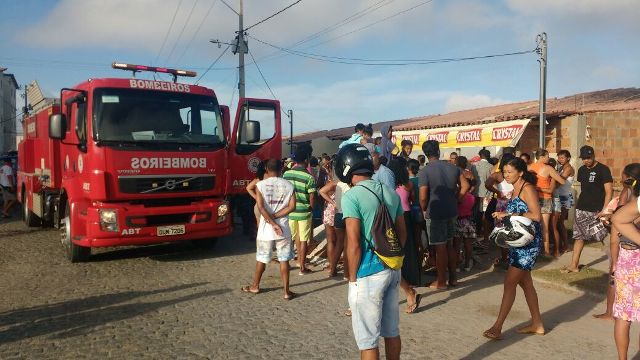 Feira: Cinco corpos encontrados após incêndio em residência; Pai das vítimas é principal suspeito