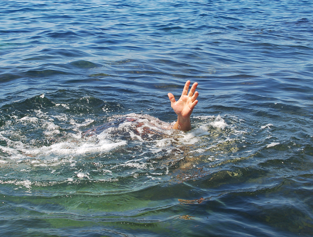 Homem se afoga e morre em praia de Madre de Deus - Bahia No Ar! (Blogue)