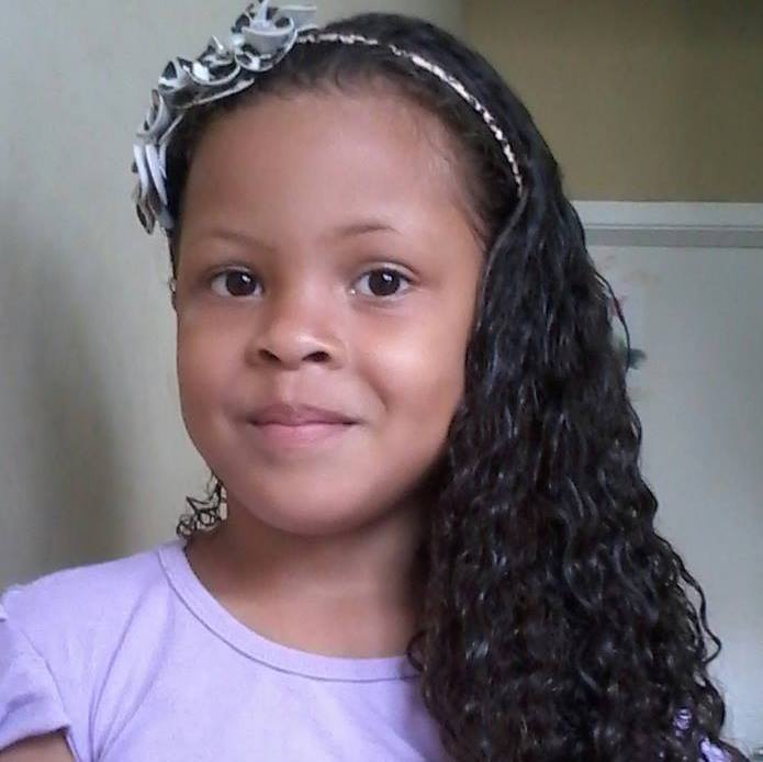Menina de 7 anos desaparece na porta de casa em Feira de Santana