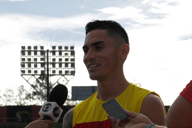 Mesmo sem marcar gols, Pineda comemora atual momento: “Estou muito feliz”