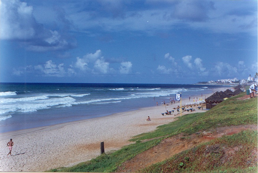 Inema aponta 13 praias impróprias para o banho em Salvador