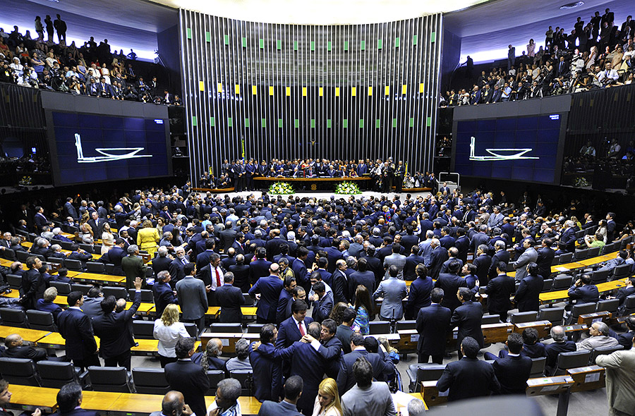 Votação da PEC da reforma política fica para próxima semana