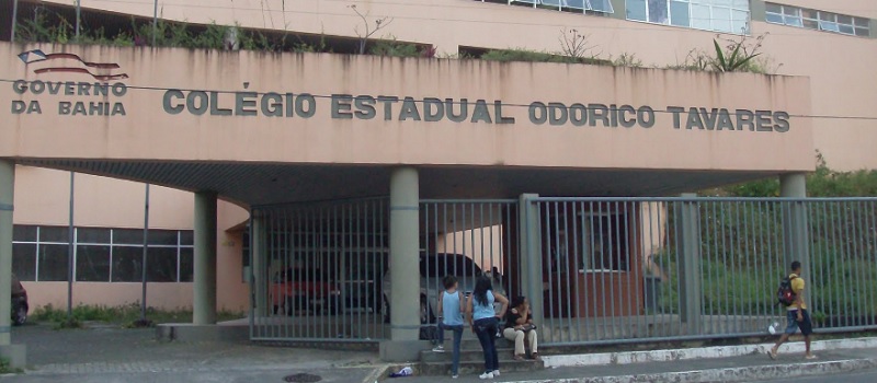 Cobertura de quadra em Colégio Estadual desaba em Salvador
