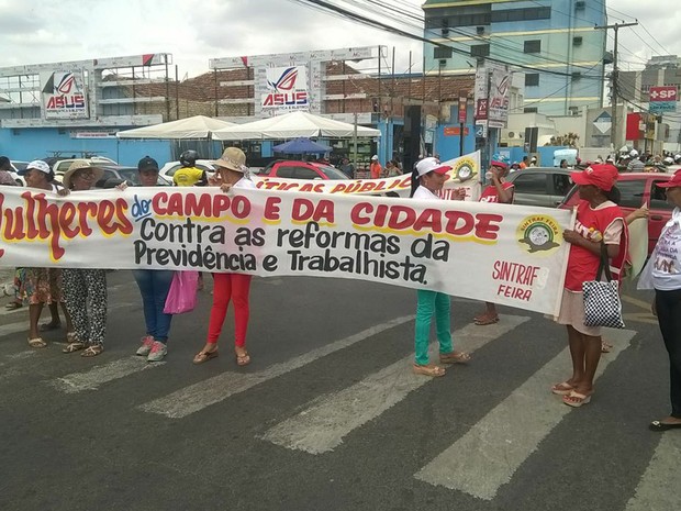 Trabalhadoras rurais protestam contra reforma da previdência em Feira de Santana