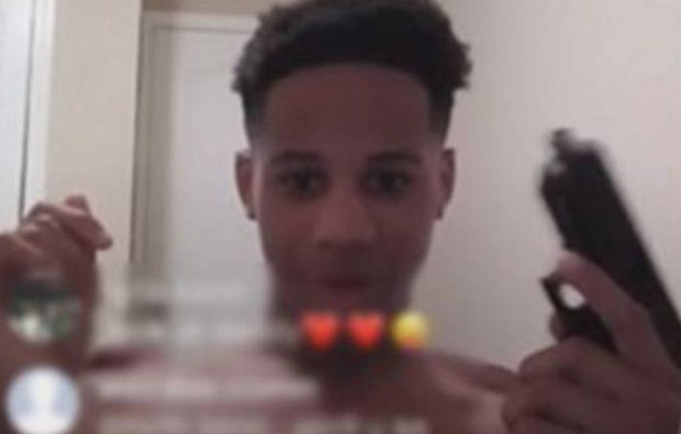 Adolescente de 13 anos morre após disparo acidental de arma em transmissão ao vivo no Instagram