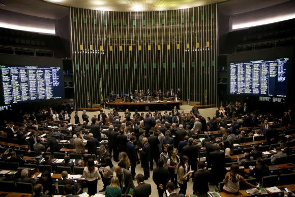 Câmara terá semana agitada com debates e início de votações de reformas