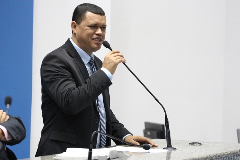 Juiz não acata pedido do PSD e Adalto continua com mandato de vereador