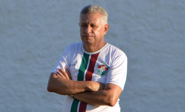 Treinador do Flu de Feira não tira méritos do Bahia e lamenta atuação da arbitragem