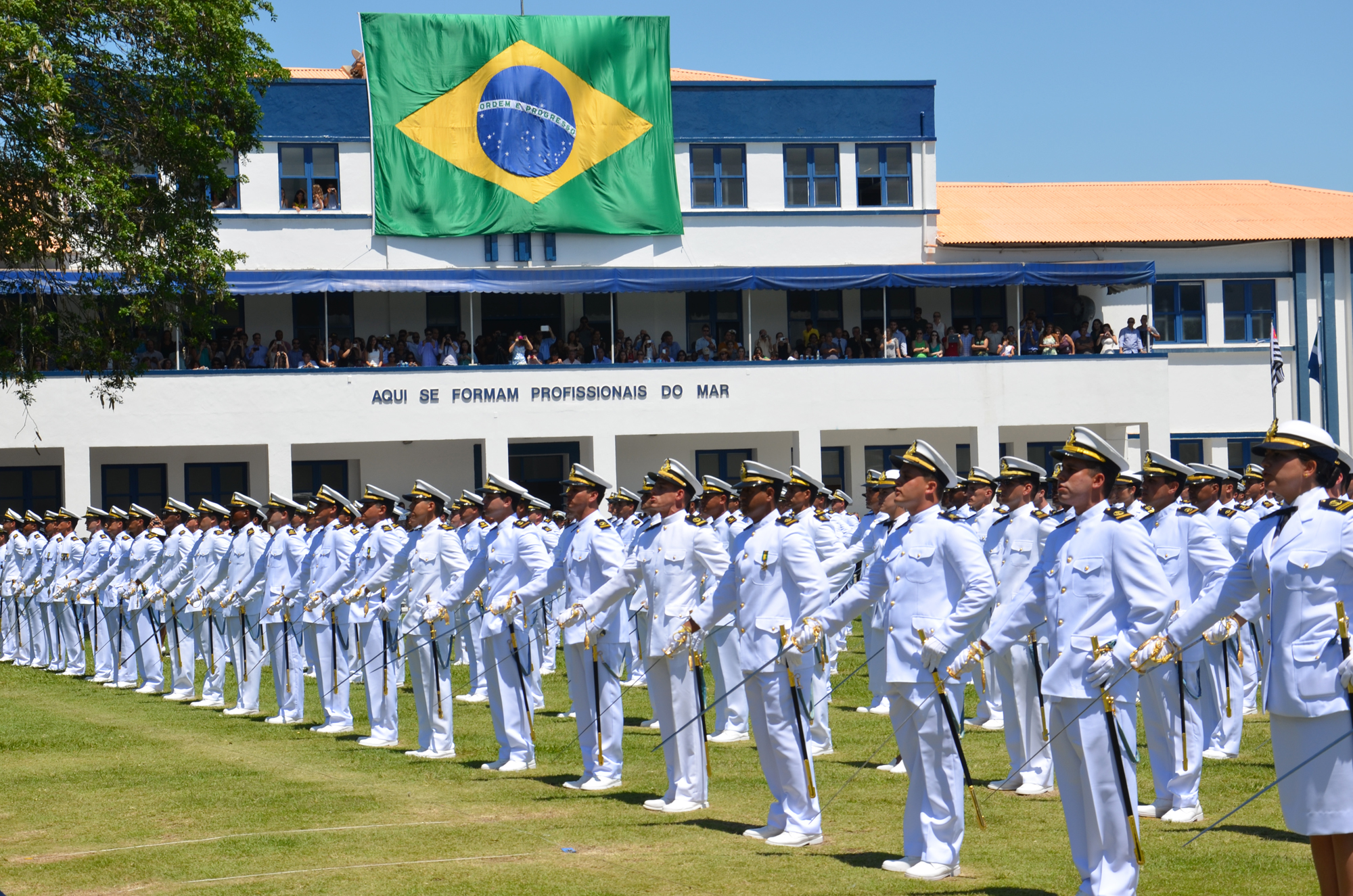 Marinha anuncia processo seletivo com 600 vagas e salários até R$ 8,9 mil