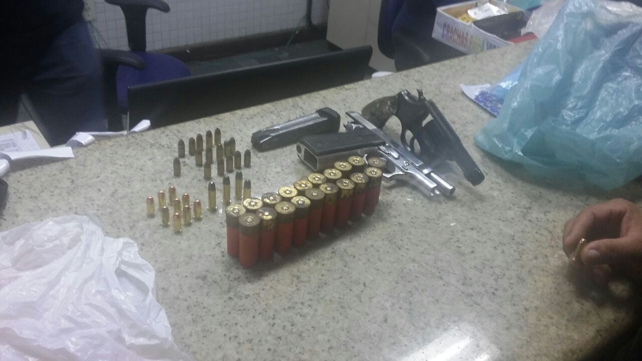 Investigado por tráfico é preso com armas e drogas em Cajazeiras