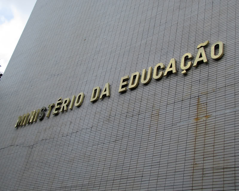 MEC instala lava jato da educação, diz Bolsonaro