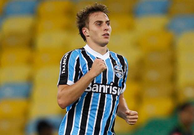 Vitória se aproxima de acerto com zagueiro Matheus Bressan, do Grêmio