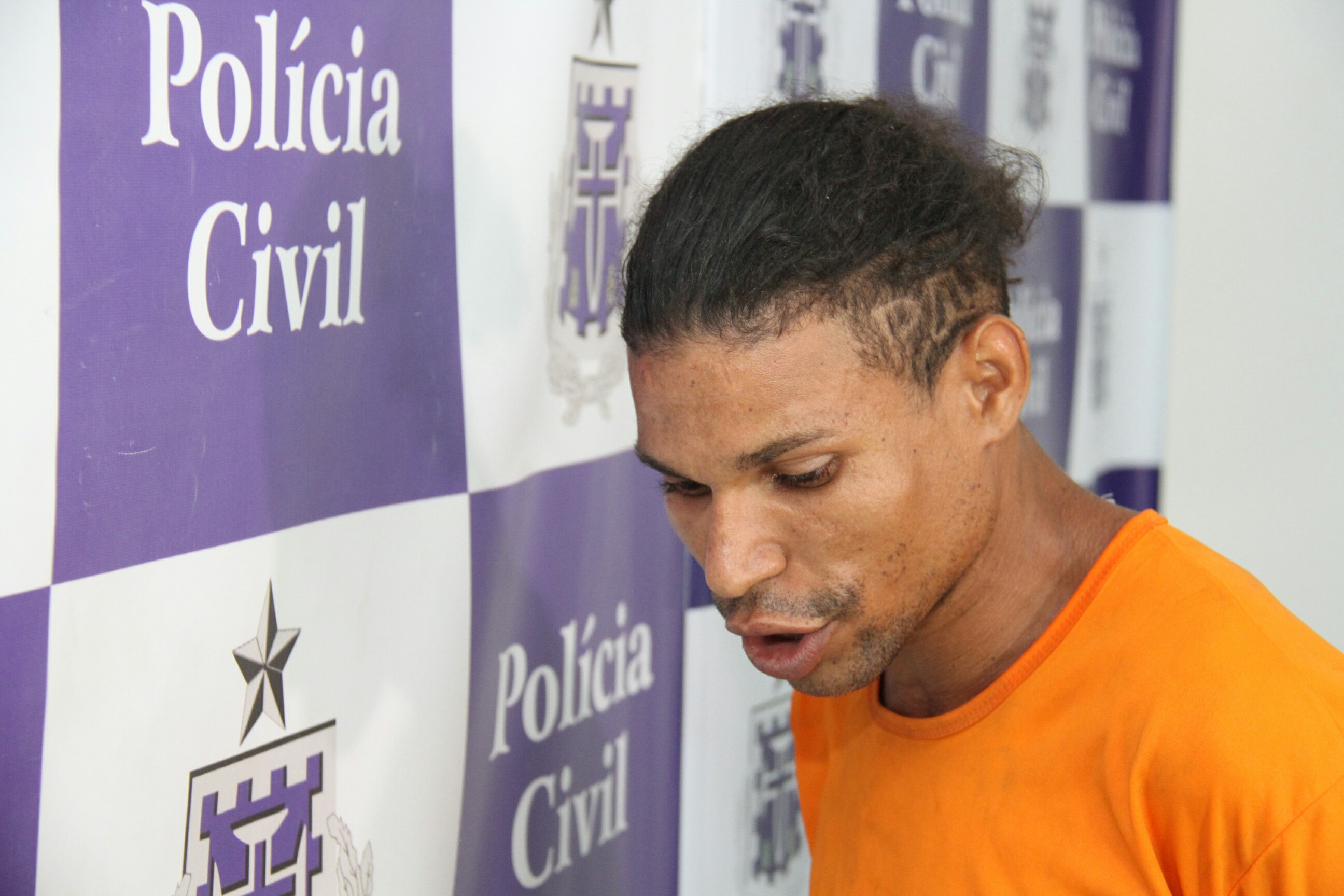 Vendedor ambulante confessa dois assassinatos em passarela de Salvador